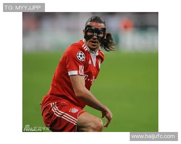 足球明星的自我陶醉与场上表现的真实反差